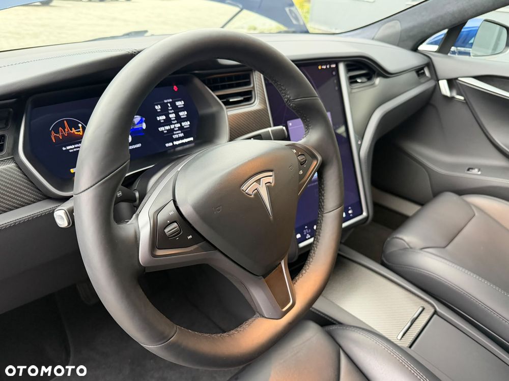 Tesla Model S - 12