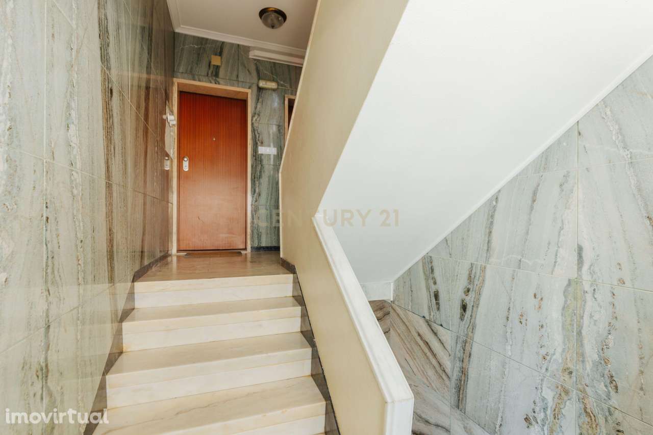 T3 Junto à praia de São Pedro do Estoril - Grande imagem: 2/16