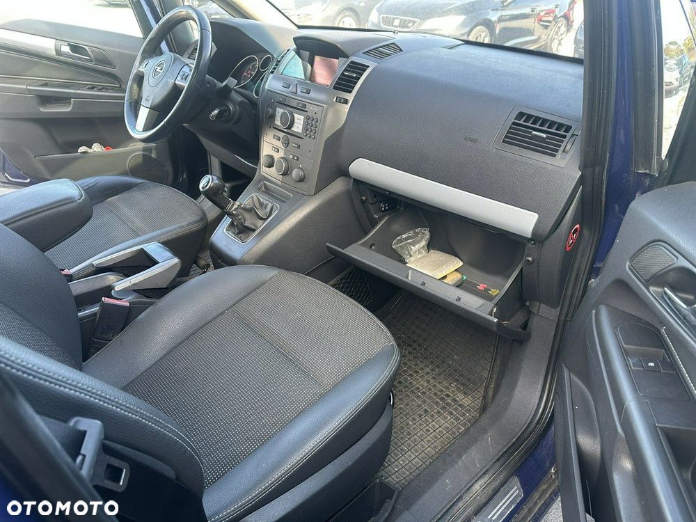Opel Zafira - 23