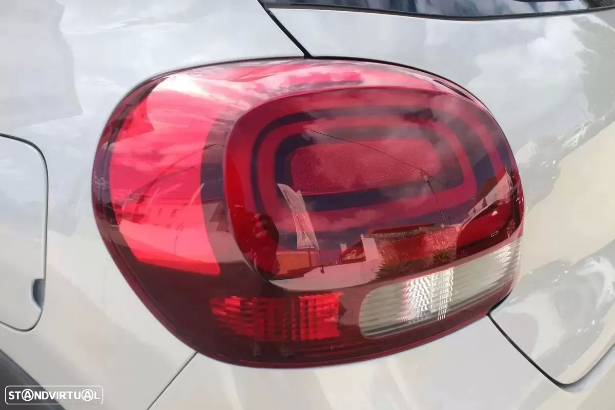 Citroën C3 1.2 PureTech Shine EAT6 - 10