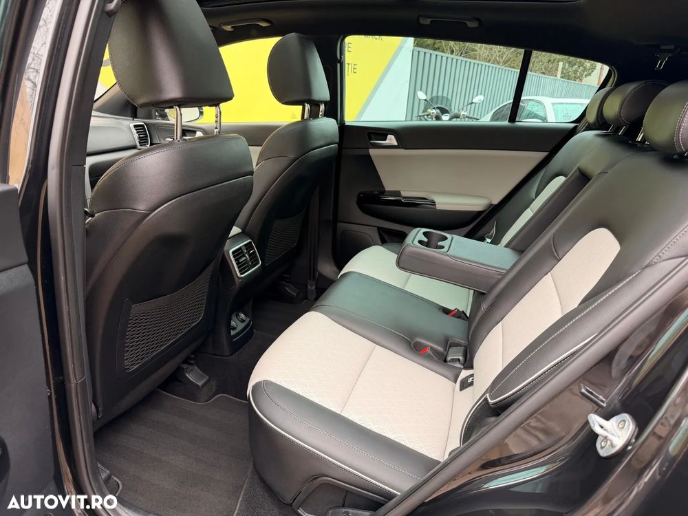 Kia Sportage 2.0 CRDI AWD Eco-Dynamics+ (48V M-H) Aut. GT LINE - 10