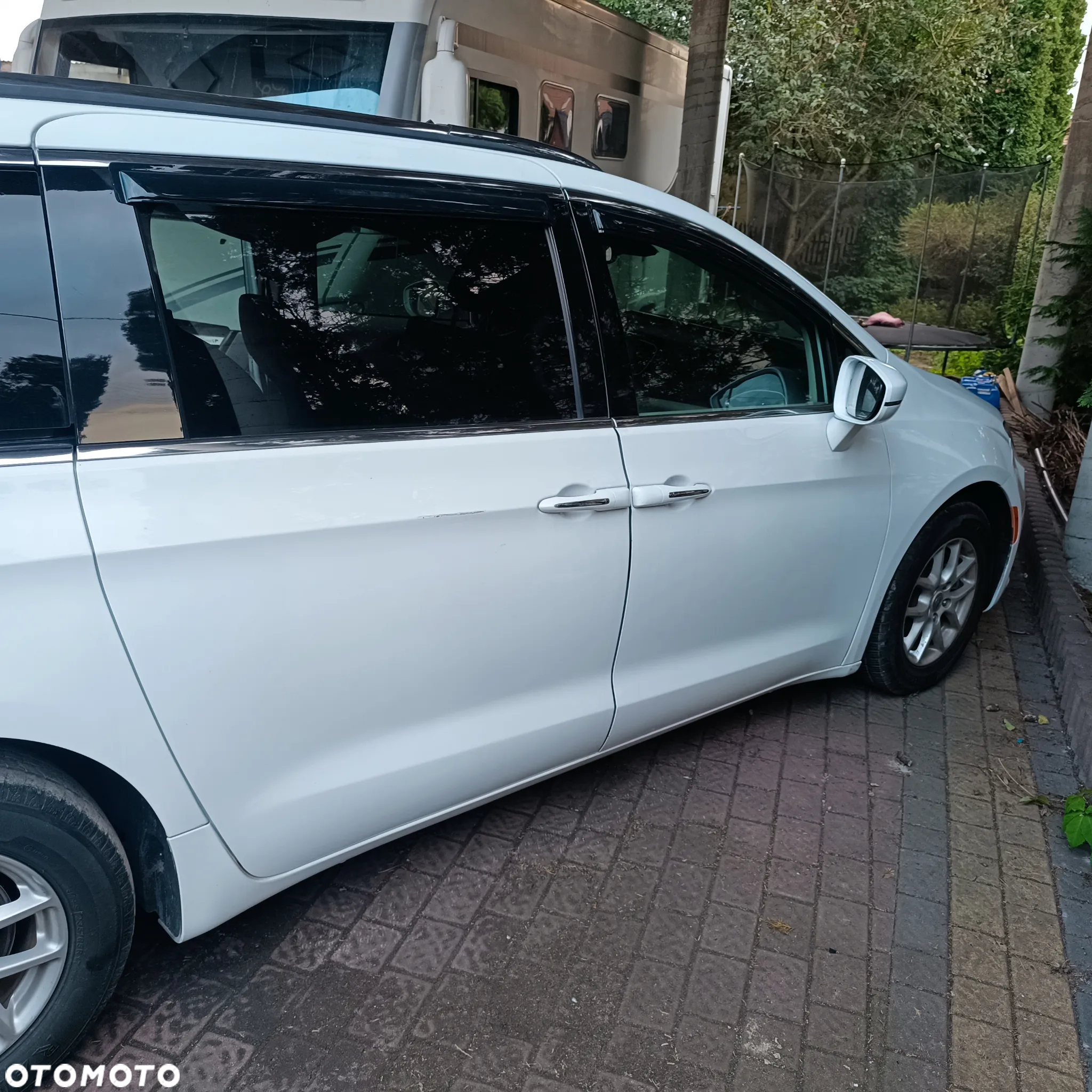 Chrysler Pacifica - 5