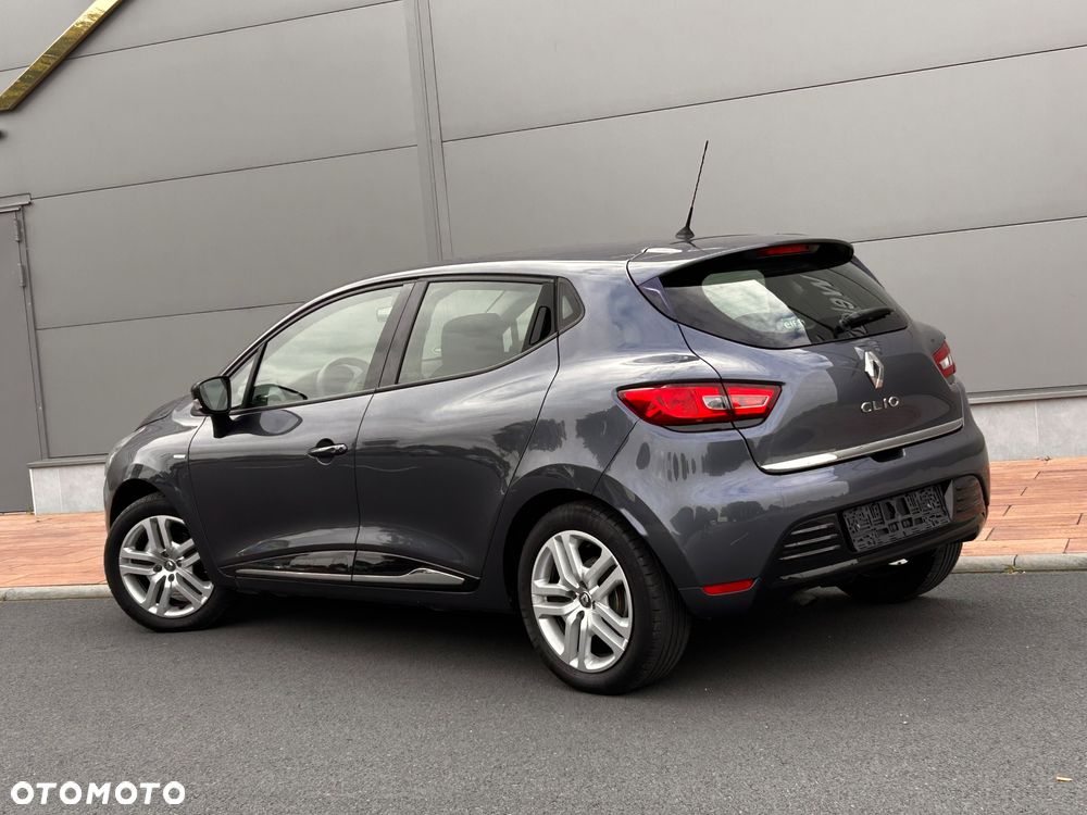 Renault Clio 1.2 16V 75 LIMITED - 4