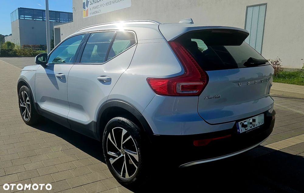 Volvo XC 40 T3 Momentum - 3