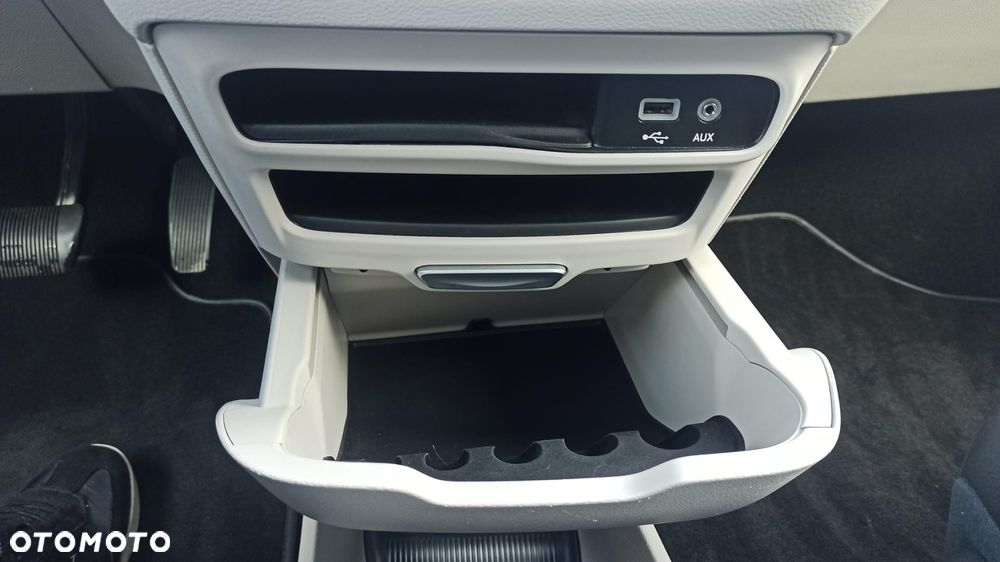 Chrysler Pacifica - 26