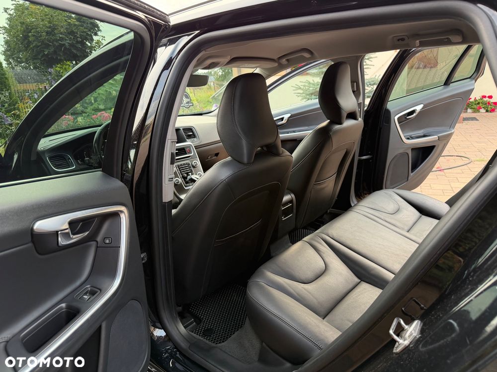 Volvo V60 D4 Drive-E Momentum - 29