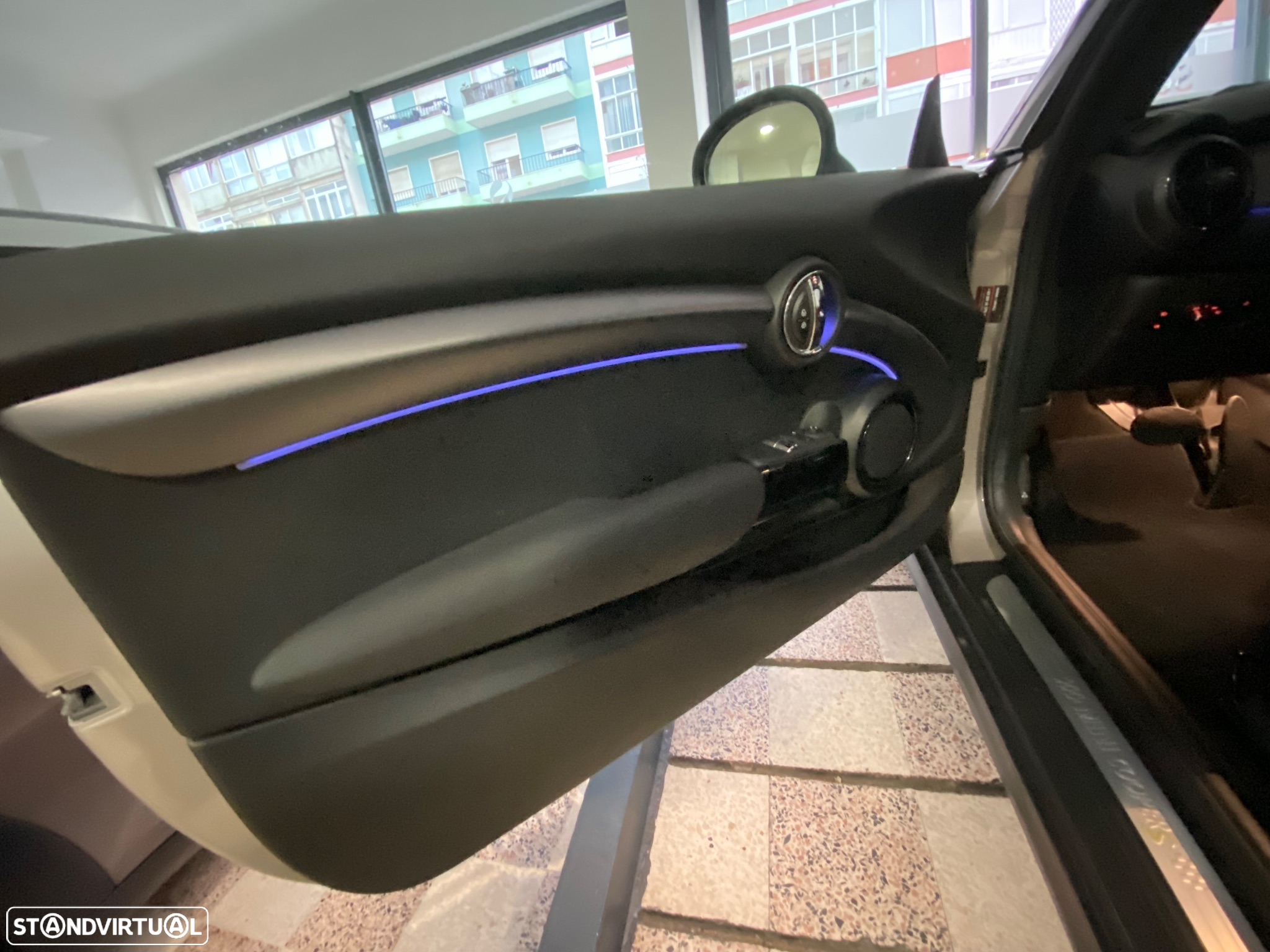 MINI 3 Portas Cooper SE Collection 2021 - 23
