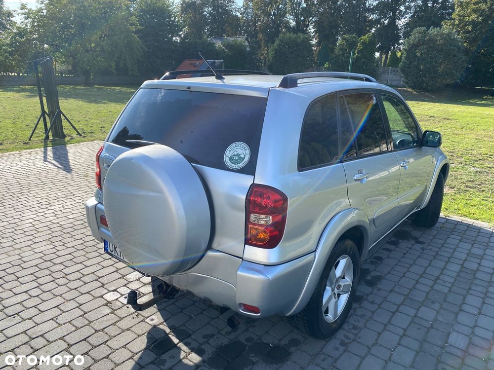 Toyota RAV4 2.0 D-4D 4x4 - 2