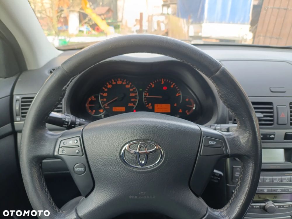 Toyota Avensis 2.0 D-4D - 8