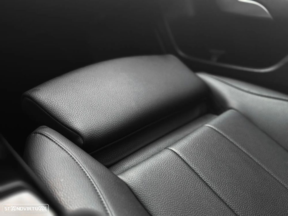 Mercedes-Benz A 250 Limousine e 8G-DCT Progressive - 15