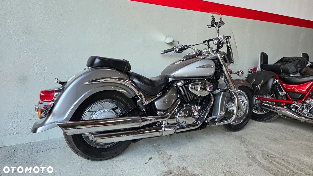 Suzuki Intruder - 3