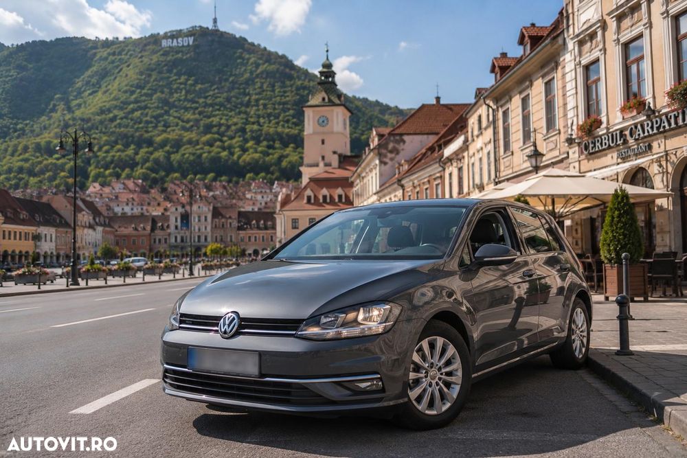 Volkswagen Golf - 1