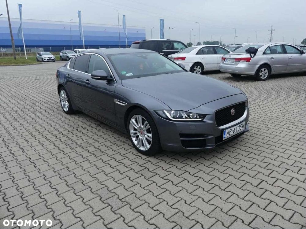 Jaguar XE 2.0 D Prestige - 1