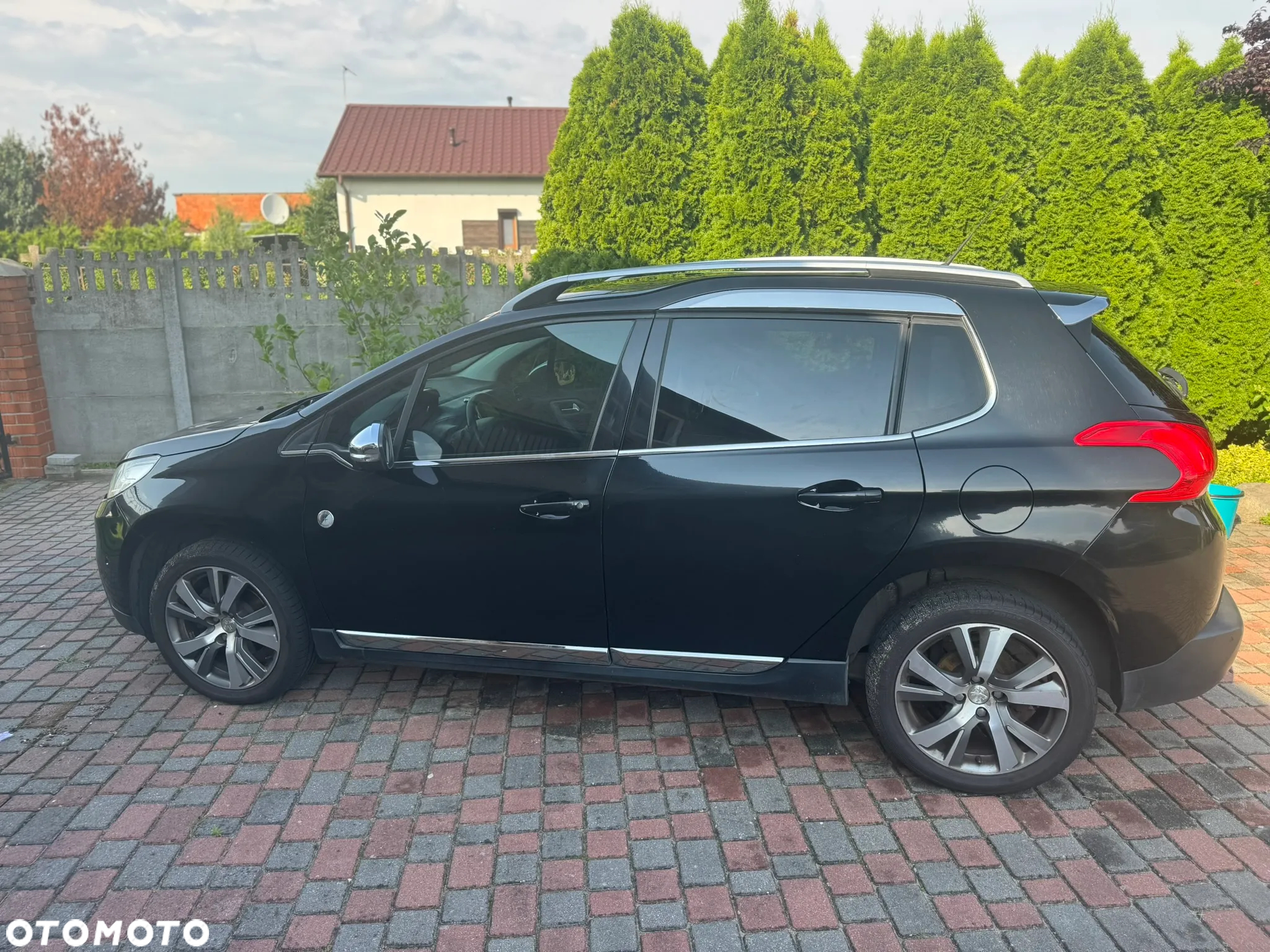 Peugeot 2008 1.6 e-HDi Allure S&S - 7