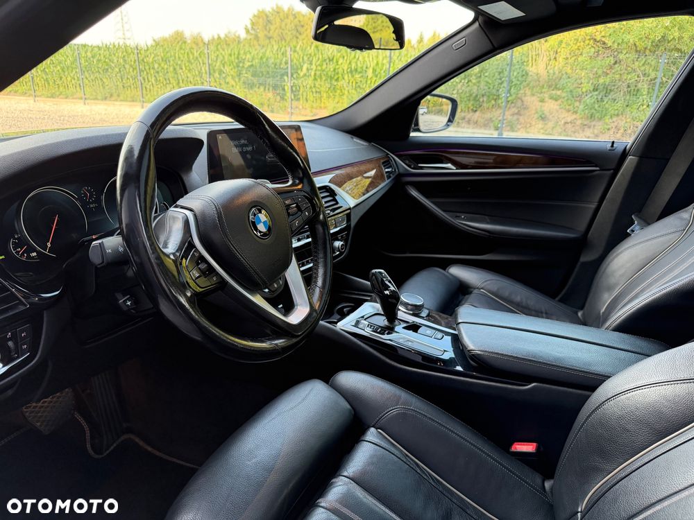BMW Seria 5 530i xDrive Sport Line - 10