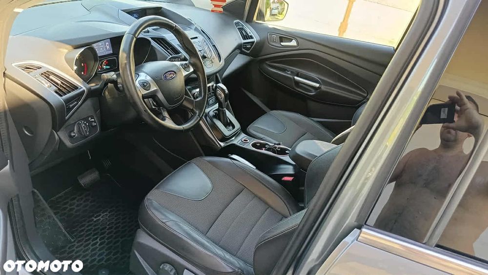 Ford Kuga 2.0 TDCi 4x4 Titanium - 6