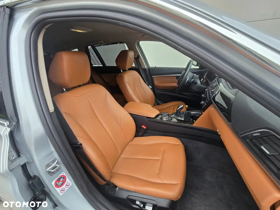 BMW Seria 3 330d Touring xDrive Luxury Line - 16