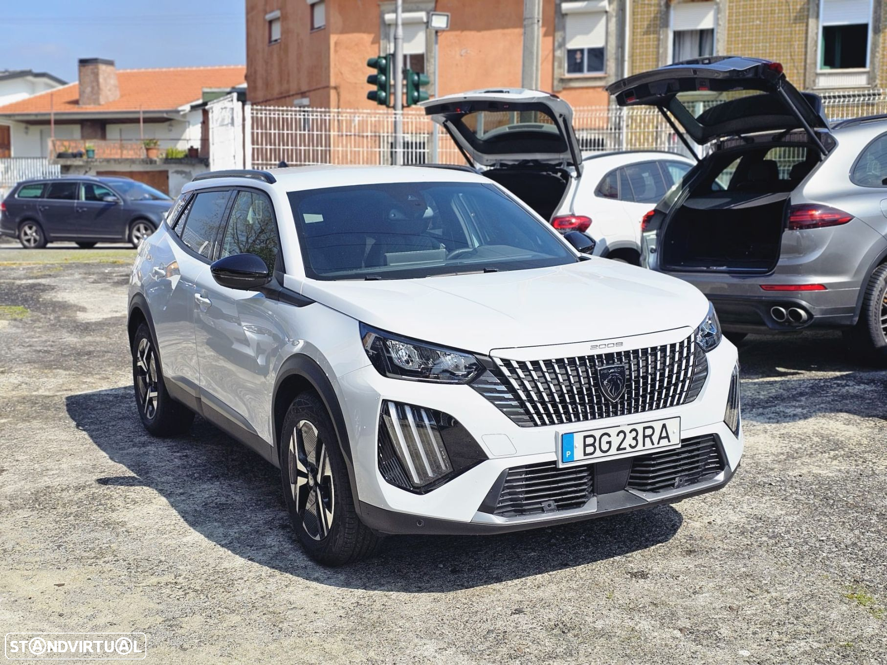 Peugeot 2008 1.2 PureTech Allure Pack EAT8 - 3