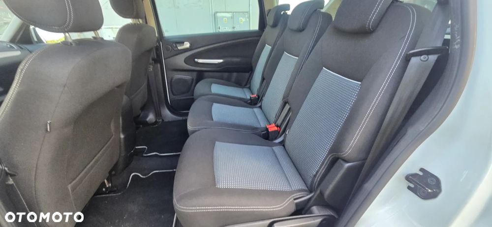 Ford S-Max 2.0 TDCi DPF Business Edition - 34