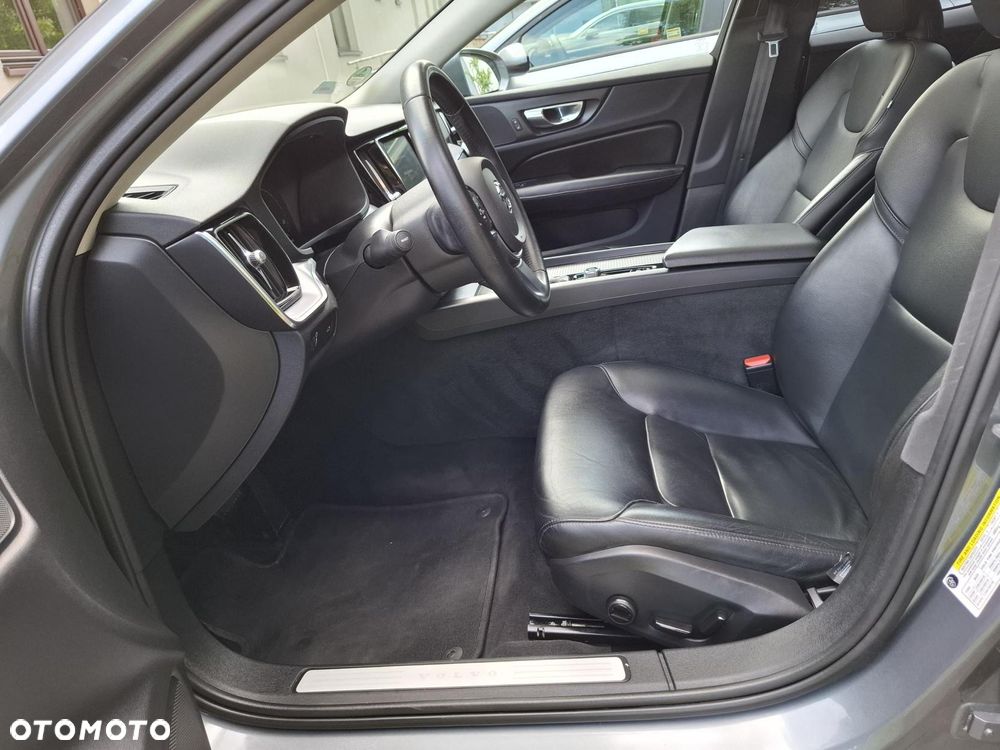 Volvo S60 T6 AWD Momentum Pro - 9