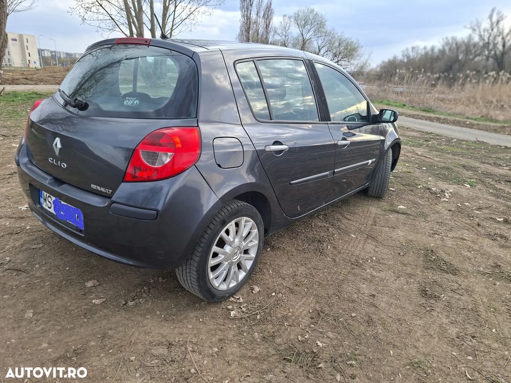 Renault Clio III 1.5dCi Dynamique - 4