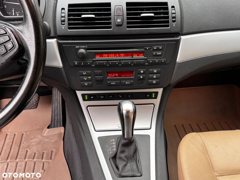 BMW X3 3.0si - 13