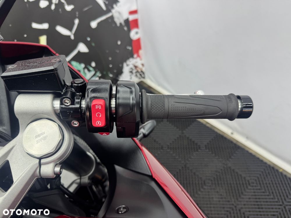 Triumph Daytona - 25