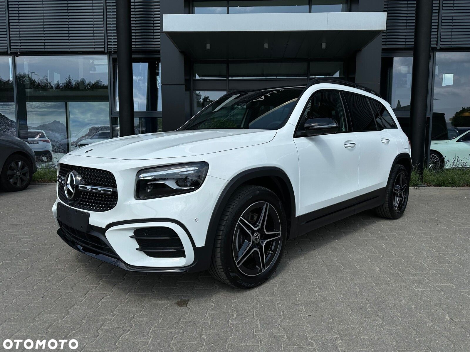 Mercedes-Benz GLB - 2