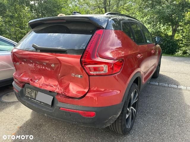 Volvo XC 40 D4 AWD R-Design - 3