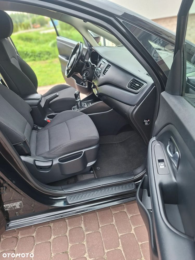Kia Carens 1.6 GDI Dream Team Edition - 9