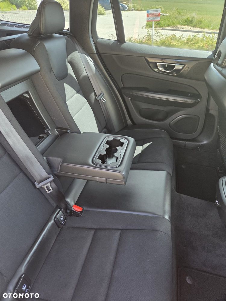 Volvo V60 D4 Geartronic Momentum - 17