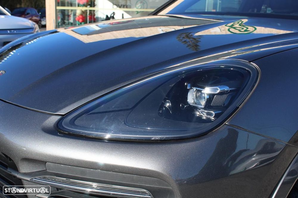 Porsche Cayenne Coupé E-Hybrid - 5