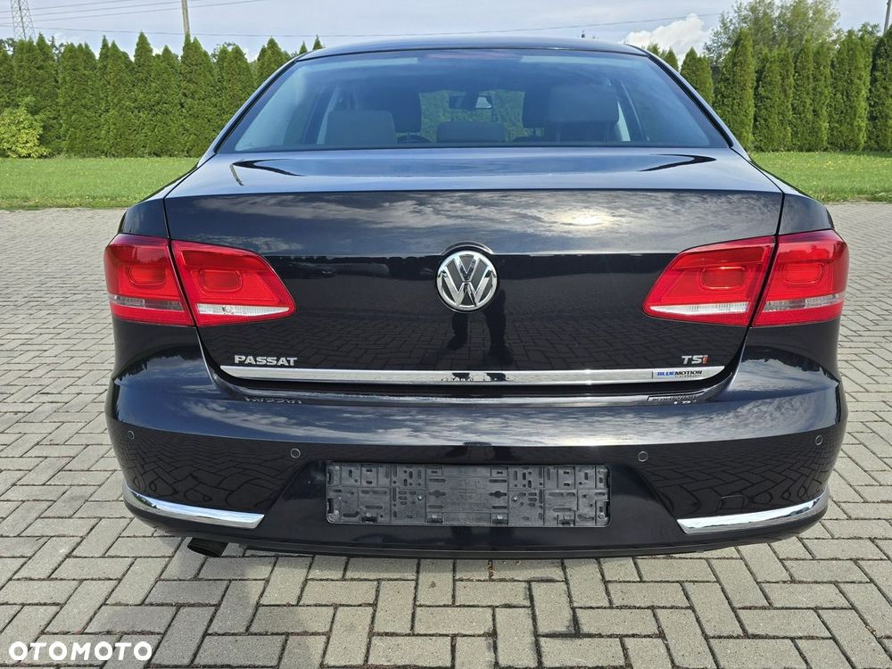 Volkswagen Passat - 11