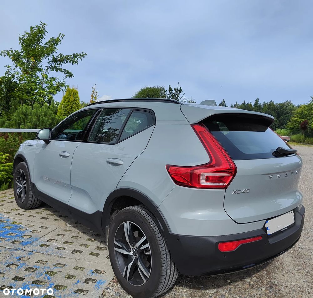Volvo XC 40 B3 Plus Dark - 20