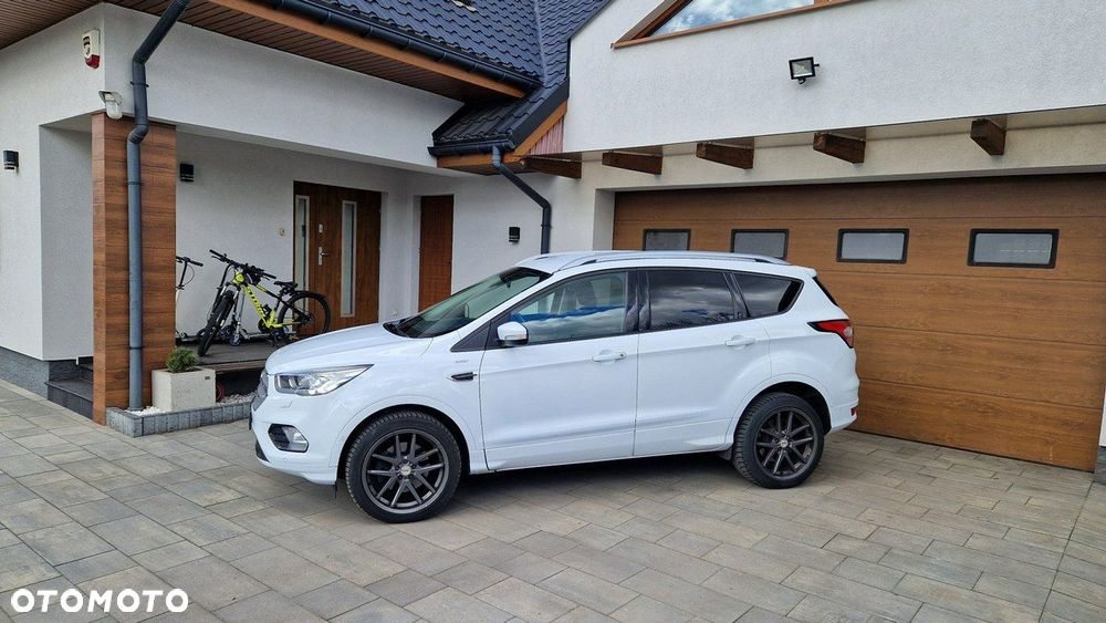 Ford Kuga - 9