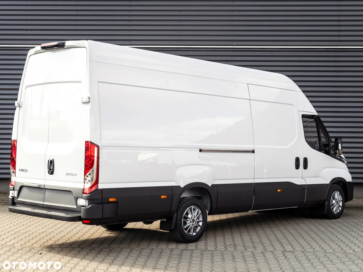 Iveco Daily 35S18HA8V 3.0 L4H3 - 7