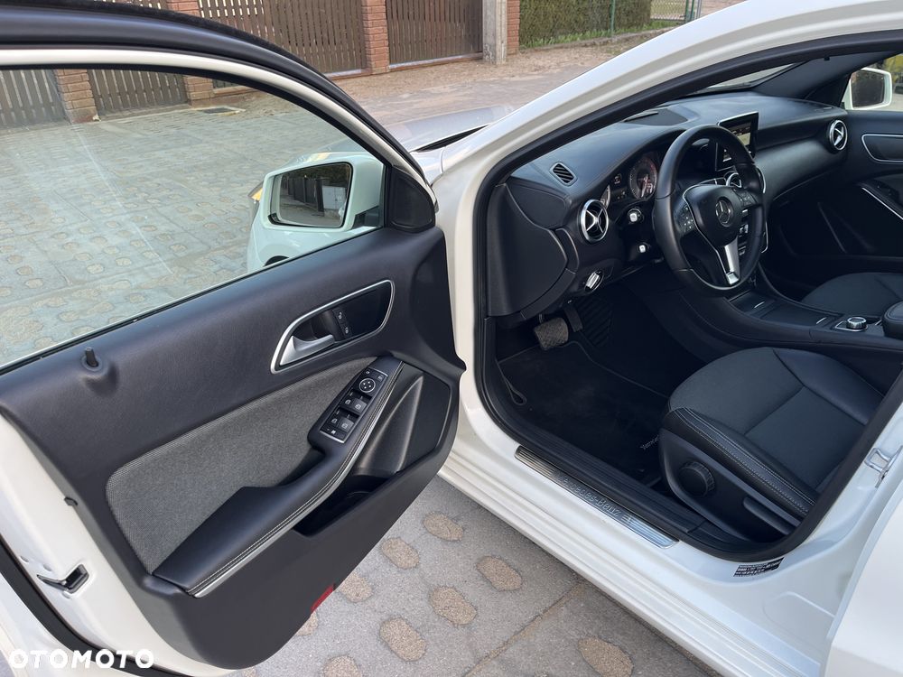 Mercedes-Benz Klasa A 180 7G-DCT Activity Edition - 7