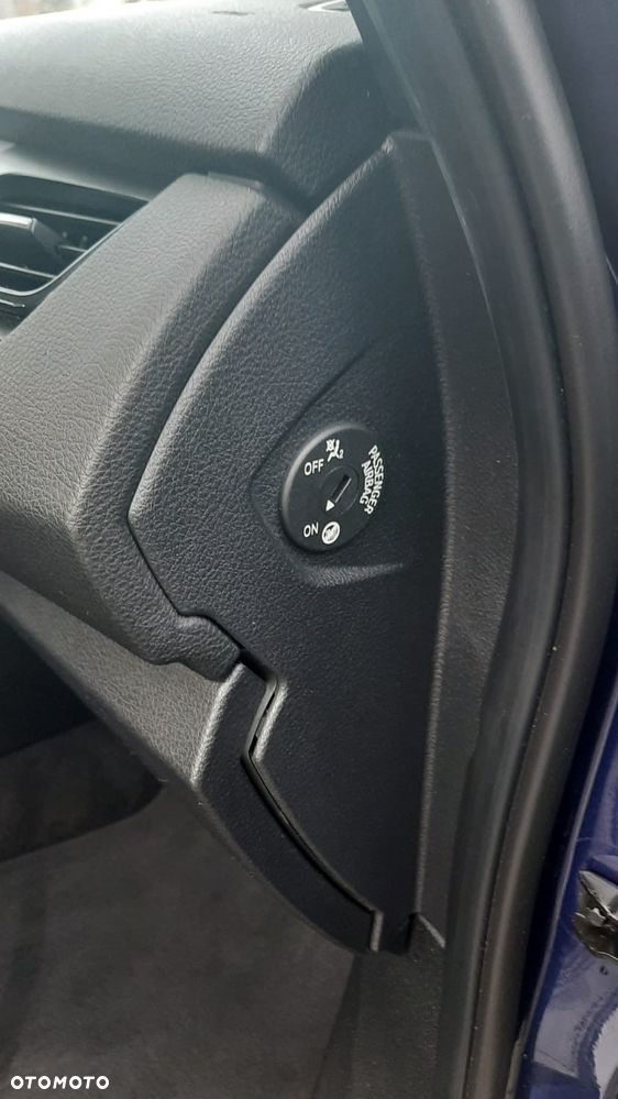 BMW Seria 2 218d - 29