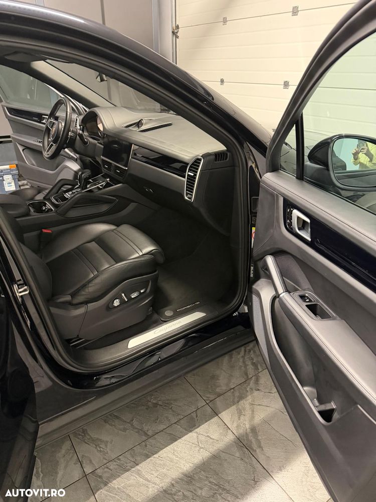 Porsche Cayenne Tiptronic S Platinum Edition - 12