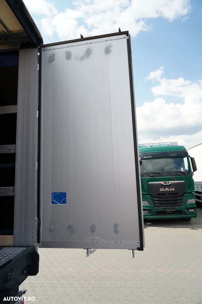 Schmitz Cargobull / CORTINĂ / STANDARD / COȘ PENTRU PALEȚI / AXE SAF / - 16