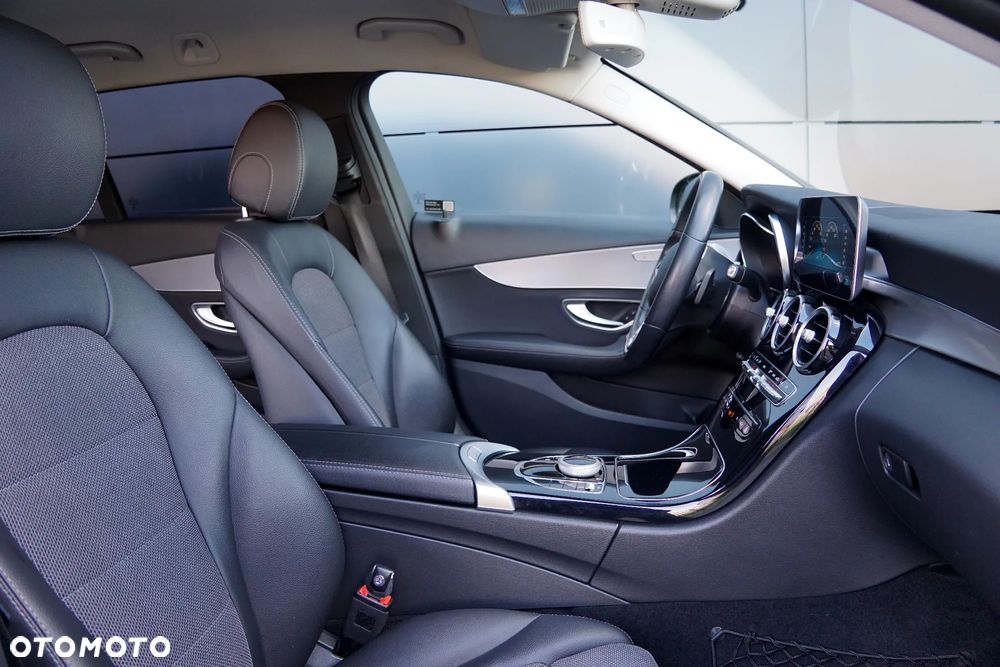 Mercedes-Benz Klasa C 200 d 9G-TRONIC - 30