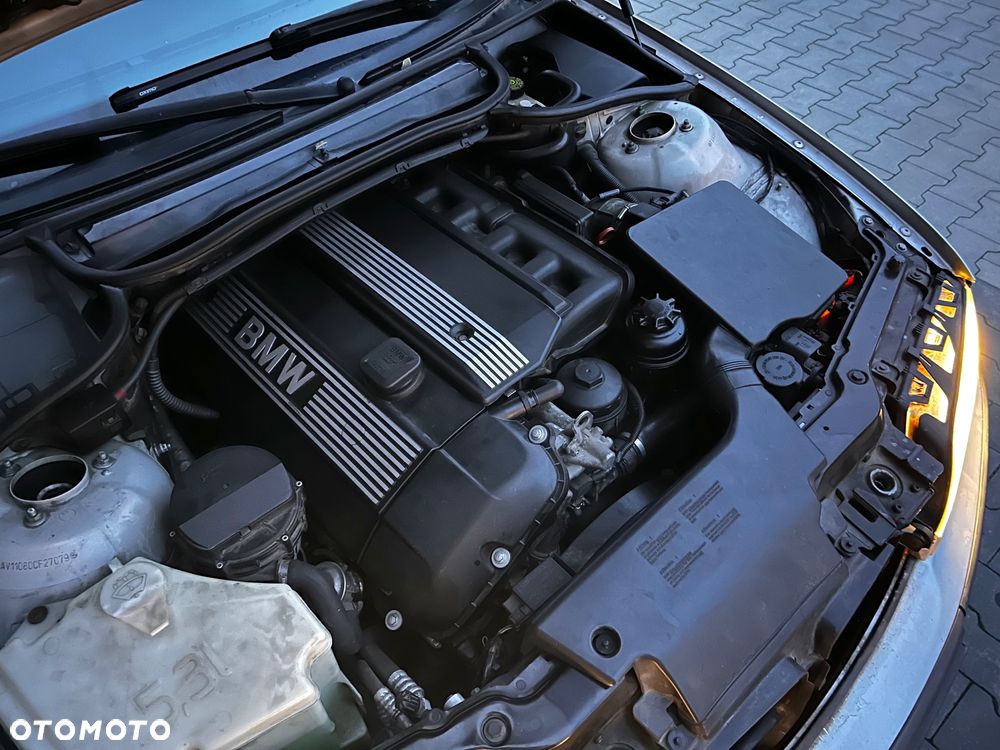 BMW Seria 3 320i - 16