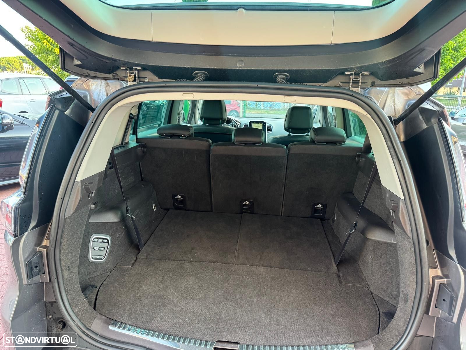 Renault Espace 1.6 dCi Initiale Paris EDC - 15