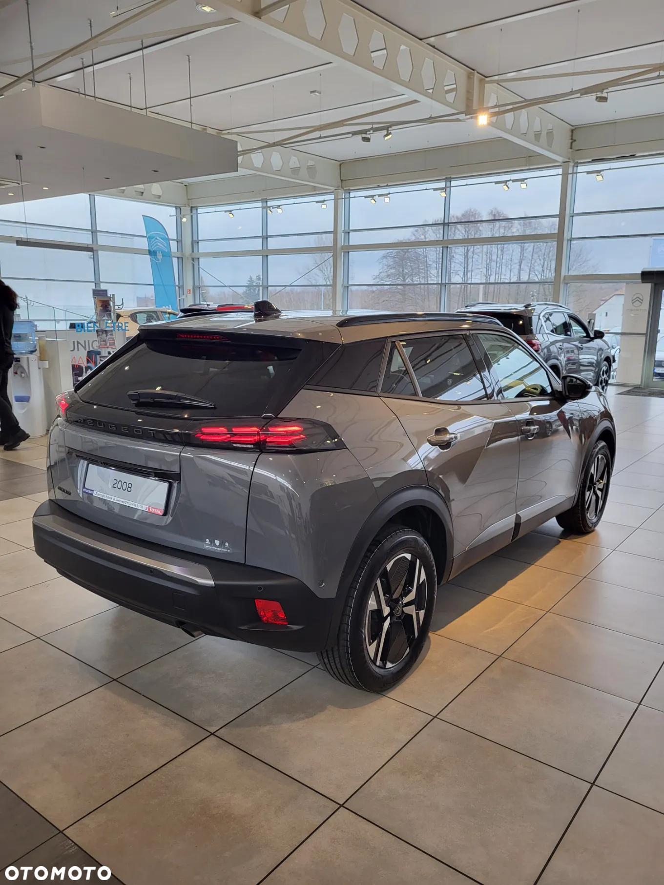 Peugeot 2008 1.2 PureTech Allure S&S EAT8 - 4