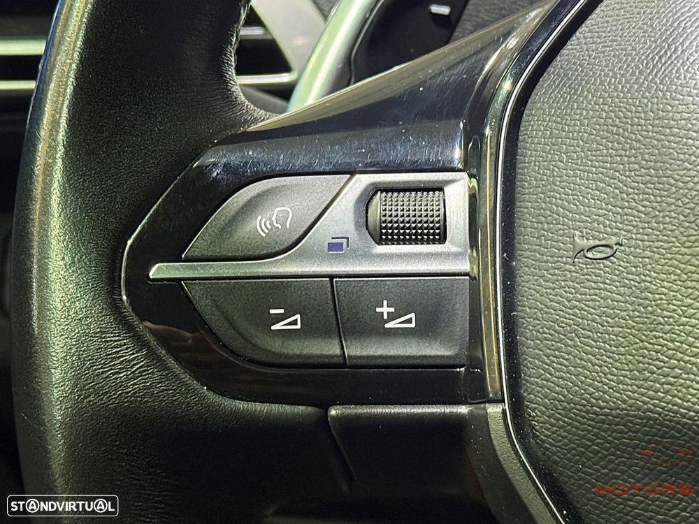 Peugeot 5008 1.2 PureTech Allure Pack EAT8 - 22