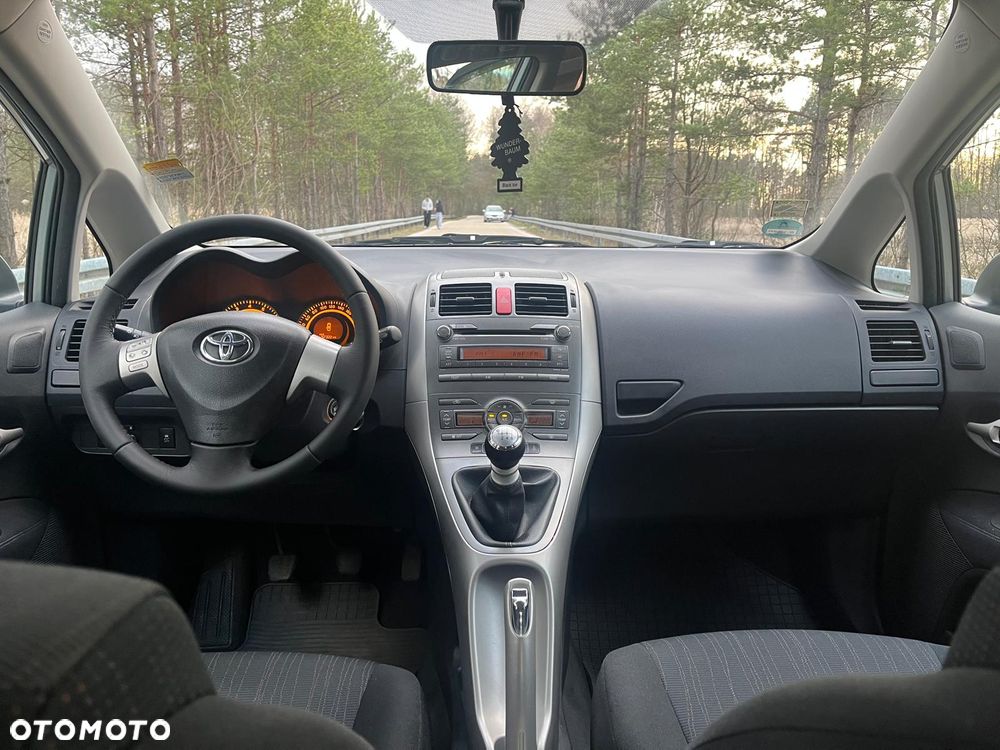 Toyota Auris 1.6 Executive - 7