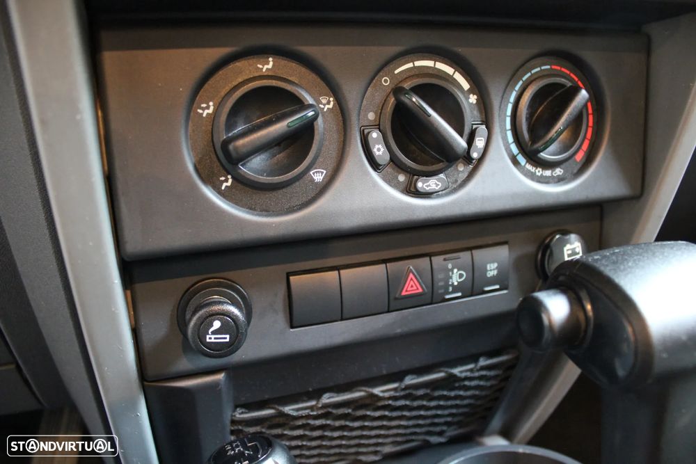 Jeep Wrangler 2.8 CRD ATX Sport - 26