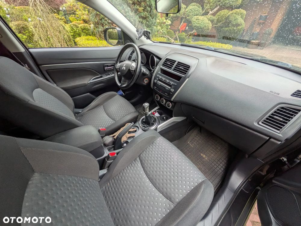 Mitsubishi ASX - 10
