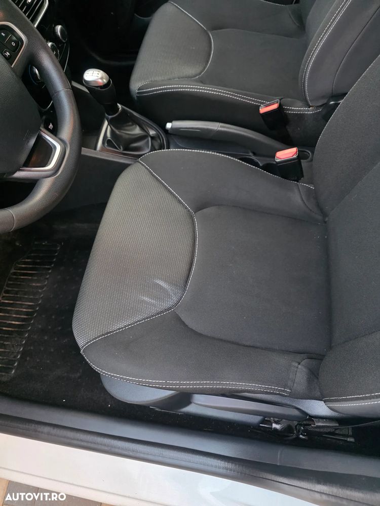 Renault Clio - 9