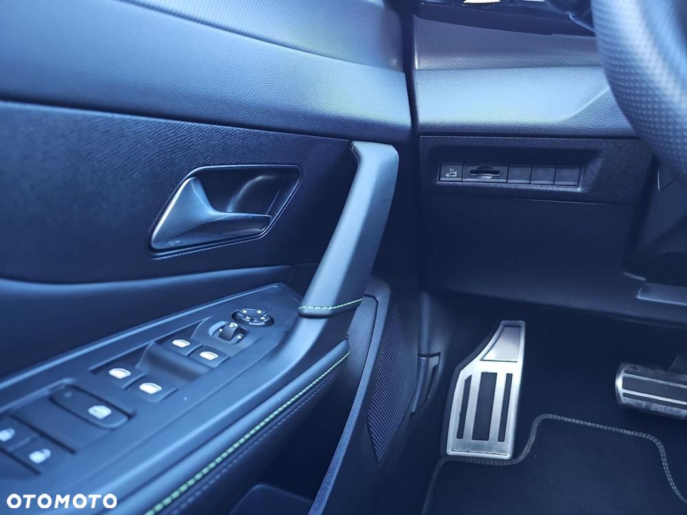 Peugeot 408 - 20
